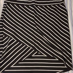 Torrid striped tulip skirt. Torrid size 2 (18-20, XXL). Super cute.